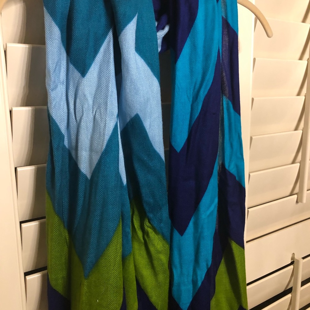 Lightweight Colorful Scarf - Picture 3 of 4